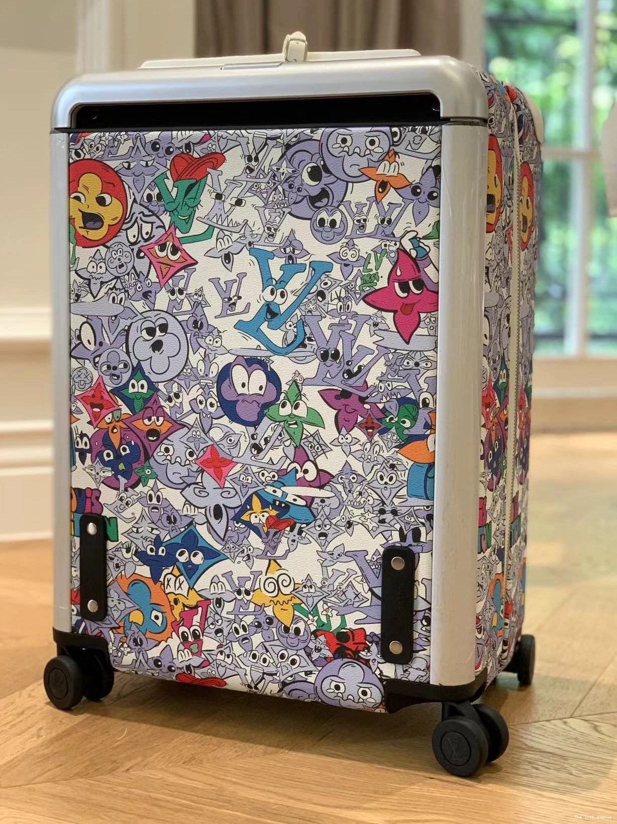 CUSTOM 37L COMICS 55 SUITCASE CABIN HORIZON 0804